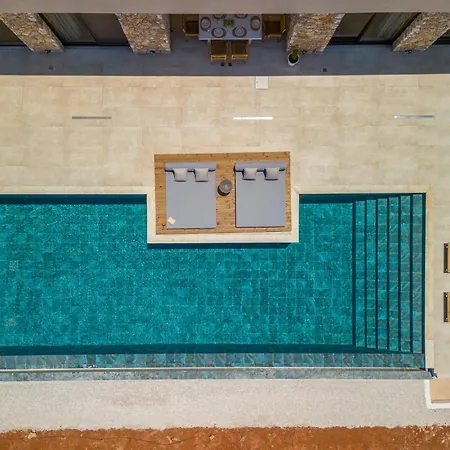 Arion Aesthesis Superior Heated Pool Vilă