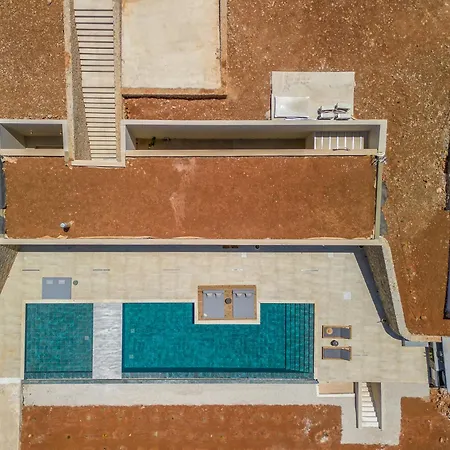 Arion Aesthesis Superior Heated Pool
